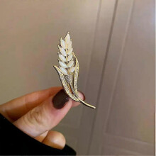 (XZ271) Exquisite Pink Lotus Flower Brooch Pins Women Girls Metal Plant Enamel Label Hat Cap Pins Suit Coat Japanese Fashion Accessories