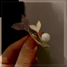 (XZ274) Exquisite Pink Lotus Flower Brooch Pins Women Girls Metal Plant Enamel Label Hat Cap Pins Suit Coat Japanese Fashion Accessories