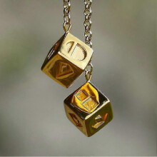 The Last Jedi Han Solo Lucky Dice Prop Gold Color Smugglers Dice/cube Charm Jewelry 30 Tw