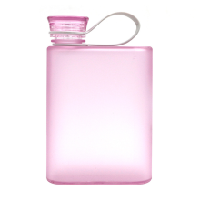 BPA-freie, tragbare Wasserflasche, umweltfreundliches, quadratisches, auslaufsicheres und schlankes Design mit Trageschlaufe für gesunde