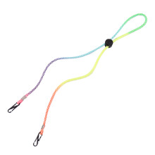 Ensemble porte-masque pliable avec cordon et fleurs artificielles suspendues résistantes aux UV pour un transport mains libres sécurisé. Support