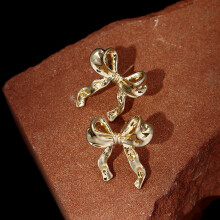 Örhängen med bandknut för kvinnor, hängande örhängen med strass och pärla, elegant design, allergivänliga smycken, trendiga rosettörhängen,