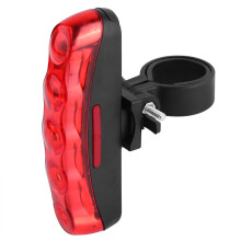 Lampă spate LED pentru bicicletă cu 7 moduri de bliț și difuzor translucid, lumină spate pentru bicicletă cu bliț de decelerare și senzor de