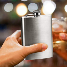 4er-Pack Flachmann mit Trichter, 120 ml Edelstahl-Whiskyflasche, 100 % auslaufsicher, tragbarer Flachmann für die Hosentasche – ideal für Herren