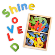 Melissa & Doug Disney Mickey und Freunde Holzbuchstabenmagnete - 52 Groß- und Kleinbuchstaben