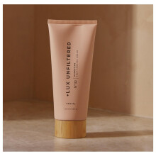 + Lux Unfiltered N32 CLASSIC Crema Autobrillante Gradual en Santal, Hidratante, Vegana, Libre Gluten