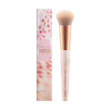 r.e.m. beauty de Ariana Grande Wicked: Por Bueno | Brocha de Rubor de Flor de Cereza | Cerdas Suaves y Acogedoras | 1 Cuenta