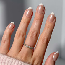 Glamnetic Press-On Nails - Pearlfect | Kurze Oval Weiße French Tip Nägel, Salonqualität