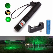 Militärgrüner Laserpointer S179 (532 nm, 50 mW, 303 Lichtstrahl), inklusive 18650-Akku und Ladegerät