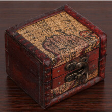 Dekorative Holzbox im Piratenschatzkisten-Stil, Schmuckaufbewahrungsbox mit bronzefarbenen Beschlägen und Klappdeckel, bedruckt mit einer