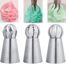 Icing nozzle set, for decorating cakes, biscuits, and cupcakes.
