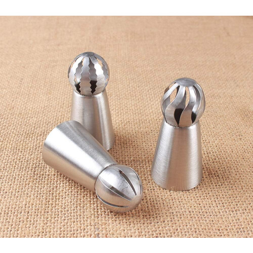 Icing nozzle set, for decorating cakes, biscuits, and cupcakes. 1