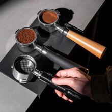 Manico lungo per macchina da caffè in acciaio inossidabile da 51 mm, senza fondo, stile semplice, design staccabile, C