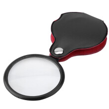 Loupe portable pliable à grossissement 8x, avec rotation à 360 et ouverture facile pour le transport en poche. Étui de protection inclus.