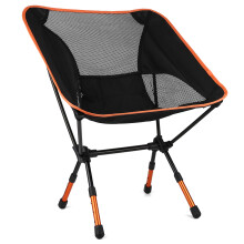 Sammenleggbar campingstol med høy rygg Kompakt lett campingstol med pustende nettingdesign Sidelomme Bæreveske Ergonomisk setedesign Avtakbar P
