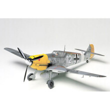Tamiya 300061063 - 1:48 Μοντέλο WWII Messerschmitt BF109E-4/7 Trop