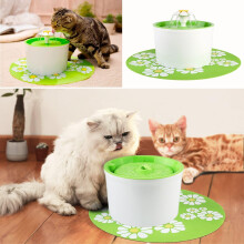 Fontana automatica per animali domestici dal design cristallino e traslucido, con funzionamento ultra silenzioso e pompa intelligente per un flusso