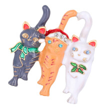Creative Cat Brooch
Quality Alloy Material
Cute Animal Design for Clothing Accessories
Gift for Friends and Family