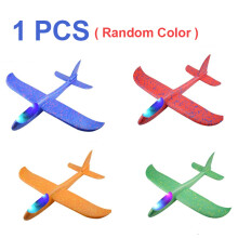 (A 1pcs Airplane) Aereo in schiuma LED Flash 10M Lanciatore Catapulta Aeroplano Pistola Giocattolo Bambini Gioco all'a