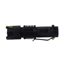 Lanterna LED COB de modo único com luz vermelha, à prova d'água e projetada para aventuras noturnas, 3 modos: forte, fraco e estroboscópico.
