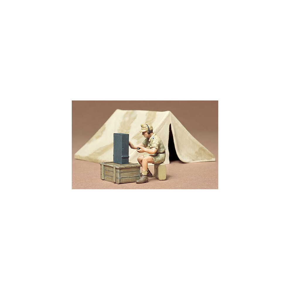 Tamiya 35074 WWII diorama set Tent with Wireless Model Kit Scale 1:35