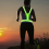 Gilet LED réfléchissant USB rechargeable, sécurité course nocturne, taille ajustable. 5