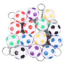 Collection de porte-clés ballons de football, mini porte-clés de football à surface texturée pour cadeaux de fête et prix de kermesse scolaire,