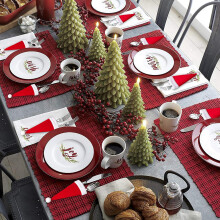 Bestekhouders in de vorm van kerstmutsen, kerstdecoratie voor op tafel, gemaakt van duurzaam vilt, een creatieve kerstdecoratie voor een