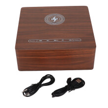 Altavoz con control táctil y pantalla regulable. Diseño compacto. Radio FM. Receptor estéreo Bluetooth Nano. Control fácil de usar. Acabados