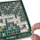 Ένα πολυτελές παιχνίδι Scrabble για 2 έως 4 παίκτες, με ένα ταμπλό που κλειδώνει τ 4