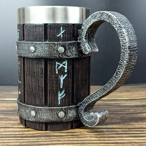 Campingfreundlicher Bierkrug mit doppelwandiger-Hammer 1
