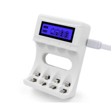 Akkuladegerät mit 4 Steckplätzen, LCD-Ladegerät für wiederaufladbare AA/AAA-Batterien