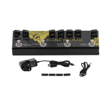Pedal de guitarra multiefeitos com delay, chorus, reverb e tremolo, saída para fones de ouvido e controle de equalização para guitarras elétricas