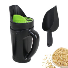Salt shaker, adjustable opening sizes, scoop 2.5L shaker dispenser, snow salt spreader, earth food dispenser for and snow