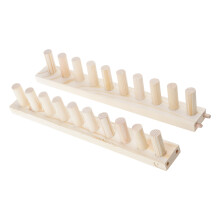 Robuster handgefertigter Strickrahmen aus Holz mit-     B