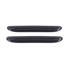 Tira embellecedora adhesiva resistente a arañazos y al polvo para el exterior de coches de lujo. Pieza decorativa duradera, elegante y discreta.