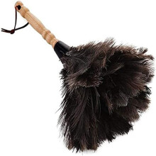 Plumeau artisanal en plumes d'autruche, grand modèle avec manche robuste et durable, adapté aux surfaces délicates, y compris les antiquités.
