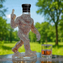 (Bigfoot B) Whiskey Decanter 350ml Eagle Shape Glass Material.