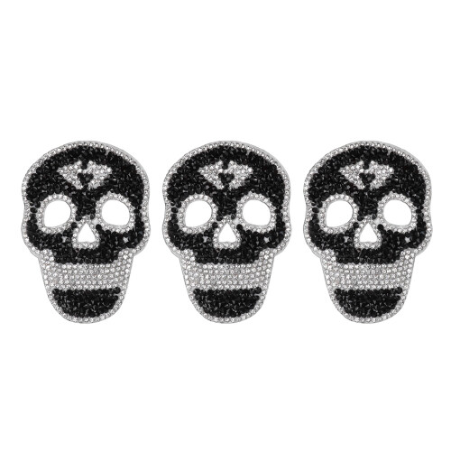 Stück Bügelflicken mit schwarzem Totenkopf,