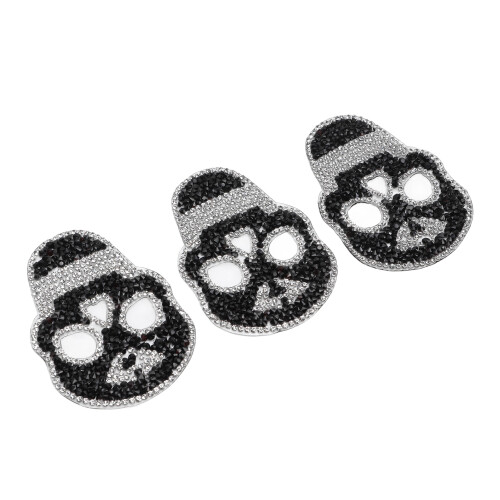 Stück Bügelflicken mit schwarzem Totenkopf, 1