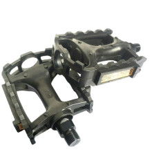 Half-axle mountain bike pedals