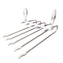 Organisation sophistiquée de votre dressing : cintres à pantalons en acier inoxydable, réglables et rétractables, avec une conception