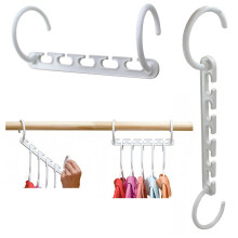 Cintres robustes Ă plusieurs niveaux pour l'organisation et le rangement des placards, cintres gain de place avec protection des bords lisses,