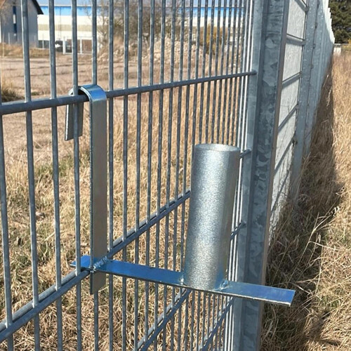 Antiview net installation hook  Rustresistant fence privacy strip aid 1