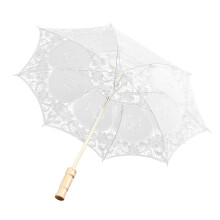 Parapluie en dentelle de mariage, fait main en coton avec poignée en bois, idéal pour la décoration de fêtes prénuptiales et les séances photo.