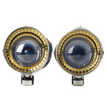 Farol de neblina e auxiliar de alta potência com LEDs em chip para motocicletas e carros. Projetor híbrido de olhos de anjo com LEDs brancos.