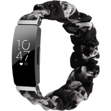 Pulseira elástica de tecido para smartwatch, modelo scrunchie, feita de algodão macio com estampas estilosas, design flexível e leve.