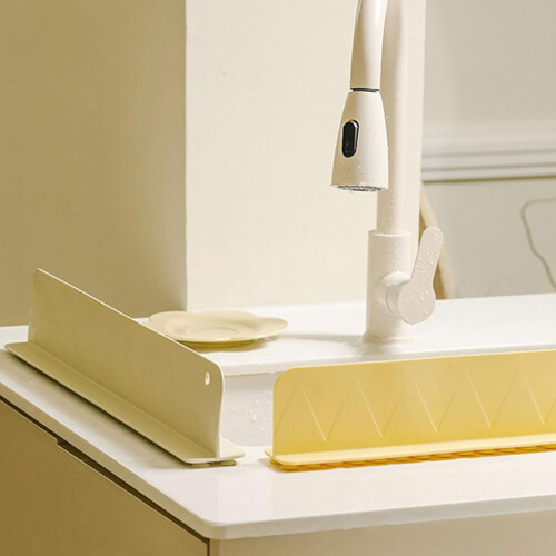 Silicone splash guard for sinks, prevents mess in kitchens and bathrooms, with soft silicone structure. Ref: 7552 2