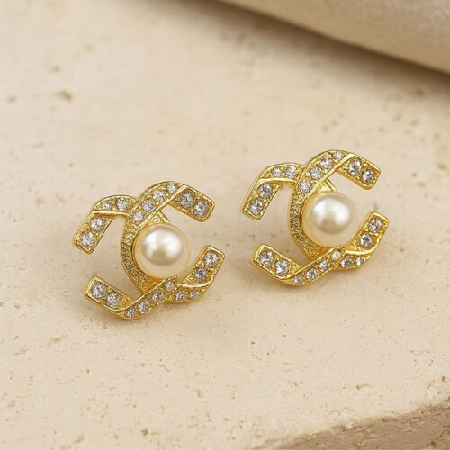 French Chic Pearl Crest Crystal Earrings 1