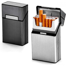 Estojo para 2 cigarros, em alumínio com tampa articulada, comporta 20 cigarros.